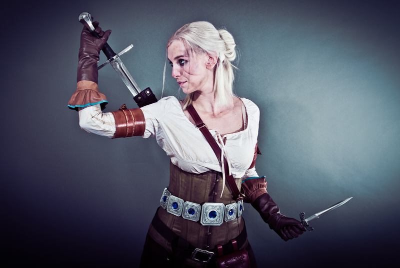 Illustration for article titled Witcher Cosplay Bends Genders